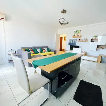 Appartement Yamalux - Ploiesti 33 *